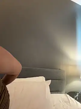 cherrycuteasian online show from May 14, 2026, 5:37 am