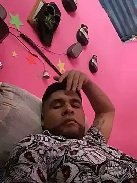 Snapshot of RandalHot chatting on October 17, 2025, 9:05 pm RandalHot online show from October 17, 2025, 9:05 pm