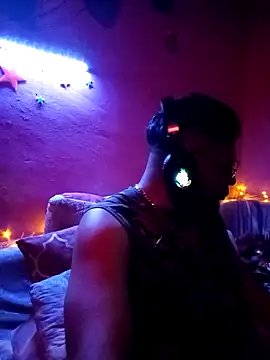 Snapshot of RandalHot chatting on November 18, 2025, 7:11 am RandalHot online show from November 18, 2025, 7:11 am