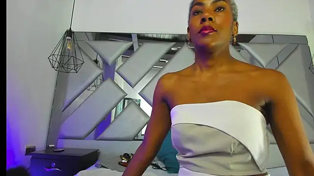 Lorenn Hill online show from January 18, 2026, 1:14 pm