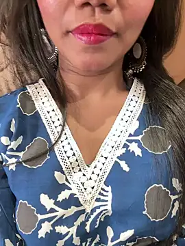 lily 5911 online show from November 10, 2025, 8:14 pm