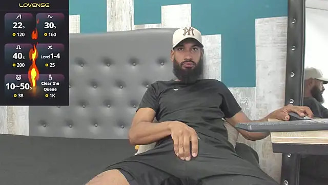 Snapshot of Damian_Shakur chatting on November 10, 2025, 11:04 am Damian Shakur online show from November 10, 2025, 11:04 am