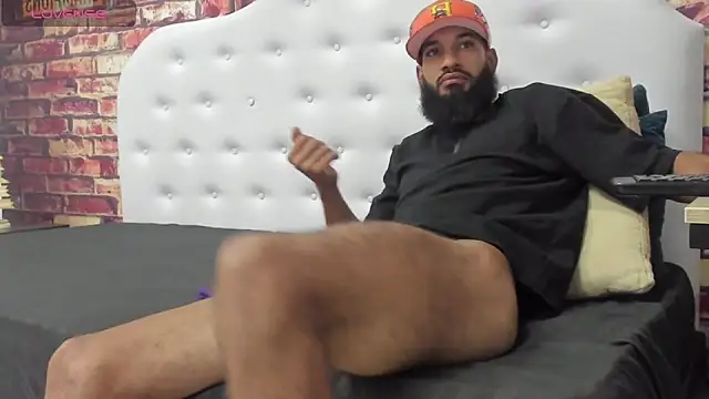 Snapshot of Damian_Shakur chatting on November 29, 2025, 12:27 pm Damian Shakur online show from November 29, 2025, 12:27 pm