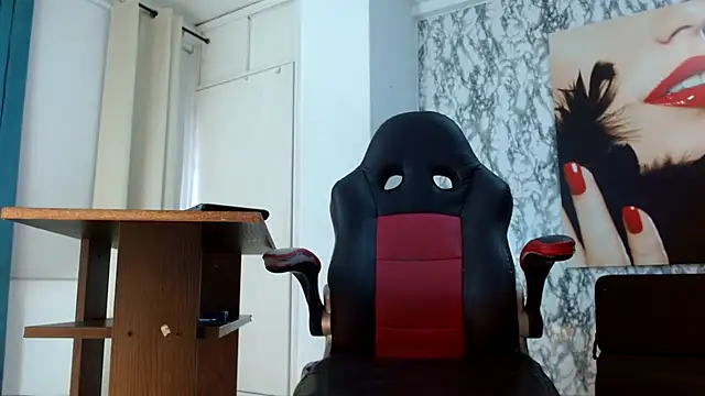 Snapshot of mariani_smith chatting on October 16, 2025, 12:35 pm mariani smith online show from October 16, 2025, 12:35 pm