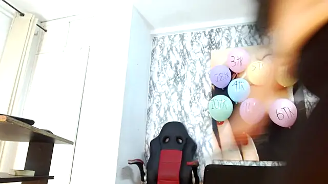 Snapshot of mariani_smith chatting on October 31, 2025, 12:24 pm mariani smith online show from October 31, 2025, 12:24 pm