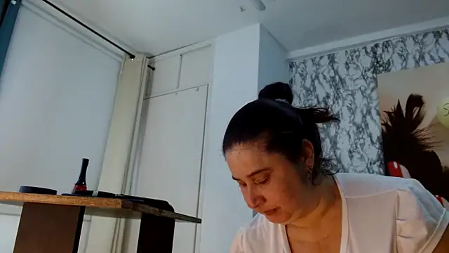 Snapshot of mariani_smith chatting on November 5, 2025, 12:19 pm mariani smith online show from November 5, 2025, 12:19 pm