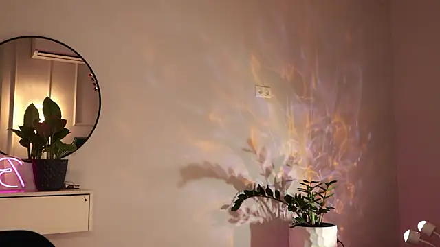 Katherinepinke online show from February 9, 2026, 7:23 pm