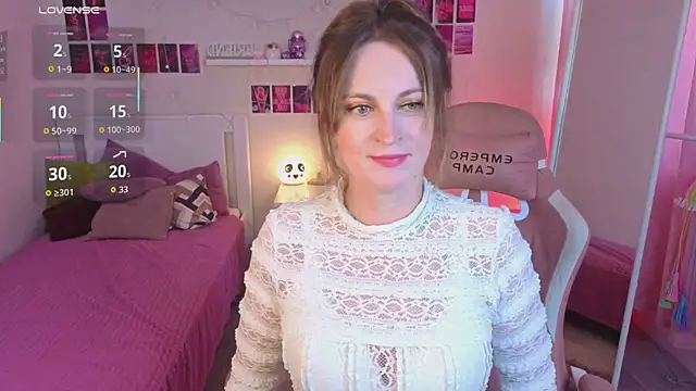 lana glow online show from September 8, 2025, 2:16 pm