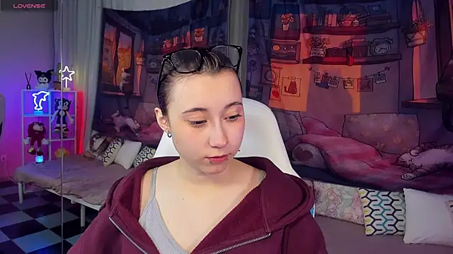 Snapshot of ClaraParks chatting on December 14, 2025, 10:26 pm ClaraParks online show from December 14, 2025, 10:26 pm