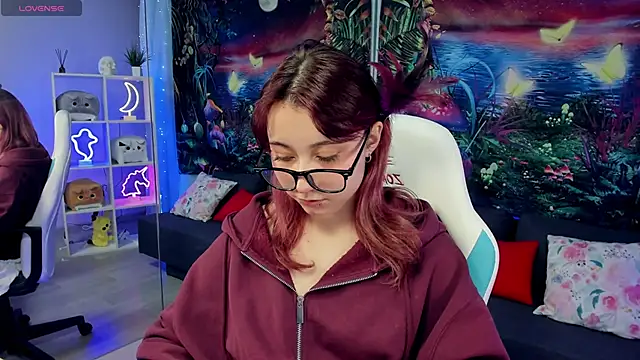 Snapshot of ClaraParks chatting on November 29, 2025, 8:42 pm ClaraParks online show from November 29, 2025, 8:42 pm