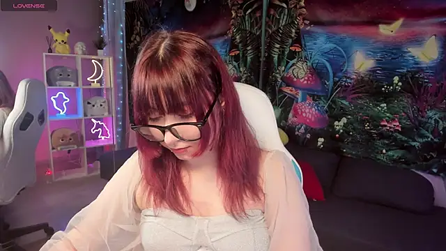 Snapshot of ClaraParks chatting on November 11, 2025, 7:52 pm ClaraParks online show from November 11, 2025, 7:52 pm