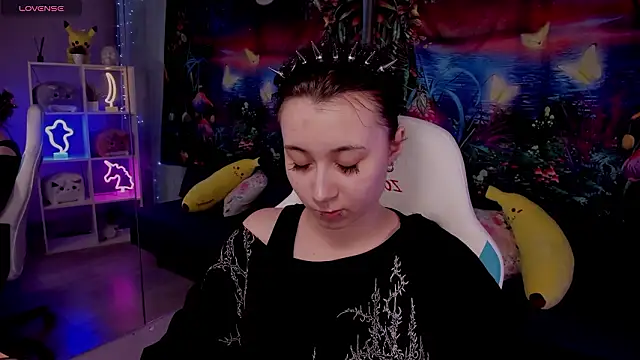 Snapshot of ClaraParks chatting on March 13, 2026, 8:30 am ClaraParks online show from March 13, 2026, 8:30 am