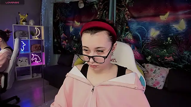 Snapshot of ClaraParks chatting on March 4, 2026, 7:10 pm ClaraParks online show from March 4, 2026, 7:10 pm