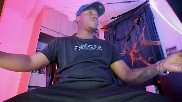 Snapshot of CorvisXnc0012 chatting on November 4, 2025, 3:32 am CorvisXnc0012 online show from November 4, 2025, 3:32 am