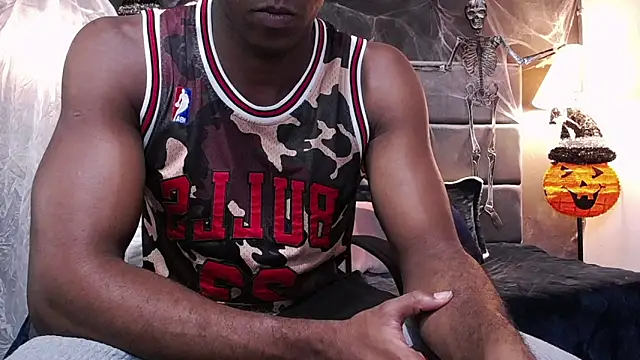 Snapshot of blackbignude chatting on November 1, 2025, 1:34 am blackbignude online show from November 1, 2025, 1:34 am