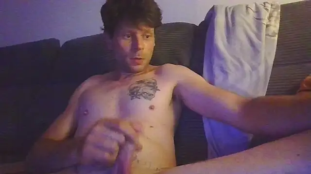 PascalHot87 online show from June 18, 2026, 2:21 am