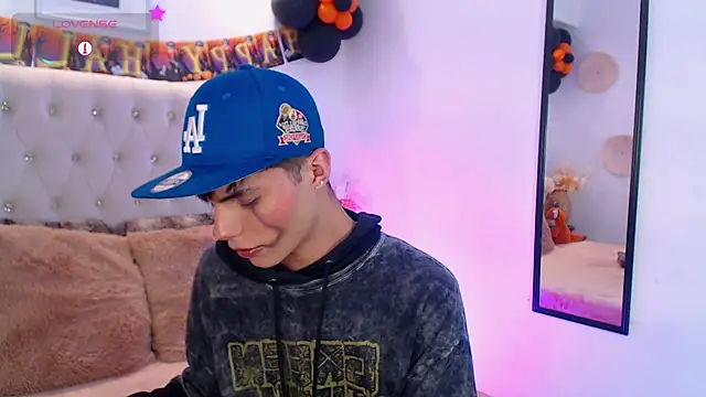 Dulcey  online show from October 25, 2025, 6:01 am