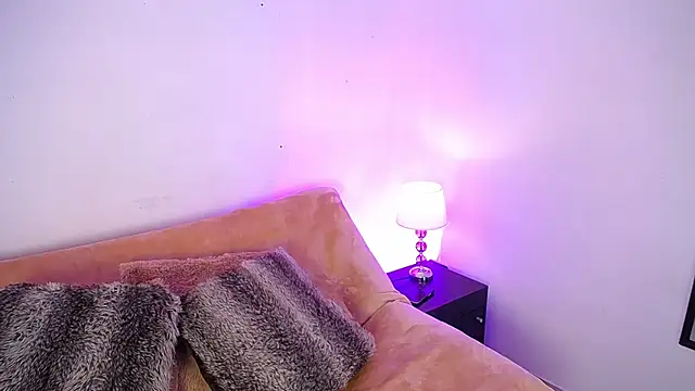 Dulcey  online show from December 1, 2025, 3:40 am