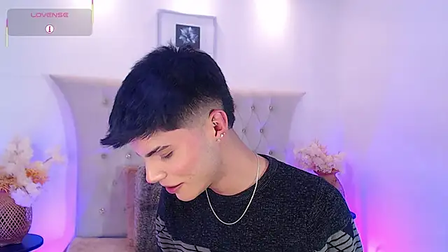 Dulcey  online show from November 26, 2025, 4:23 am