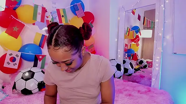 Snapshot of _Zahara_ chatting on June 24, 2026, 11:13 pm Zahara online show from June 24, 2026, 11:13 pm
