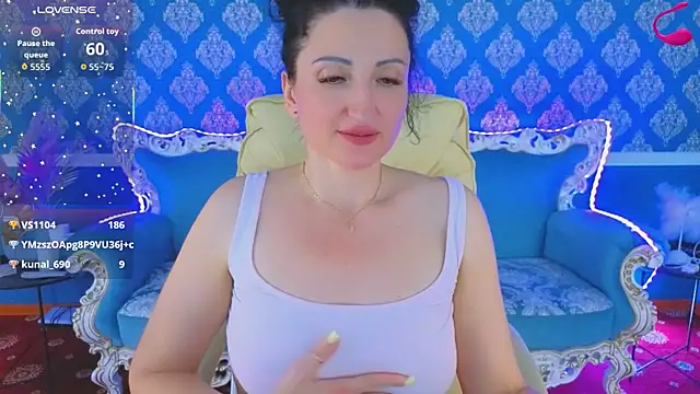 Snapshot of MissRossi chatting on June 17, 2026, 7:30 am MissRossi online show from June 17, 2026, 7:30 am