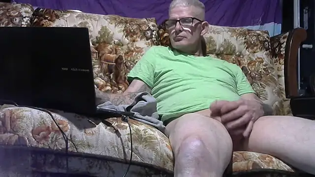 waytoofreaky4you online show from May 2, 2026, 3:56 am