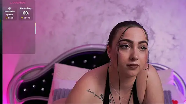 SweetySasha18 online show from June 18, 2026, 5:18 pm