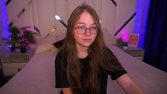 Snapshot of ArrinaWairr chatting on November 3, 2025, 8:40 am ArrinaWairr online show from November 3, 2025, 8:40 am