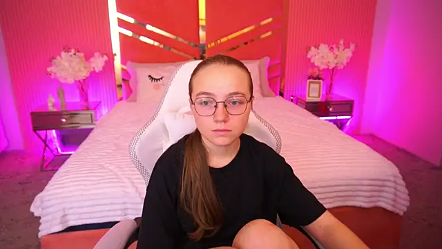 Snapshot of ArrinaWairr chatting on October 9, 2025, 7:42 am ArrinaWairr online show from October 9, 2025, 7:42 am