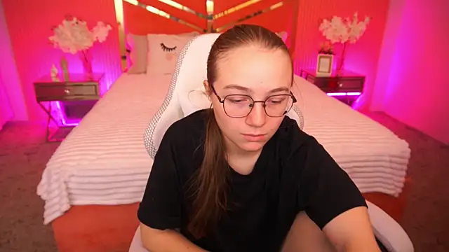 Snapshot of ArrinaWairr chatting on October 10, 2025, 7:09 am ArrinaWairr online show from October 10, 2025, 7:09 am