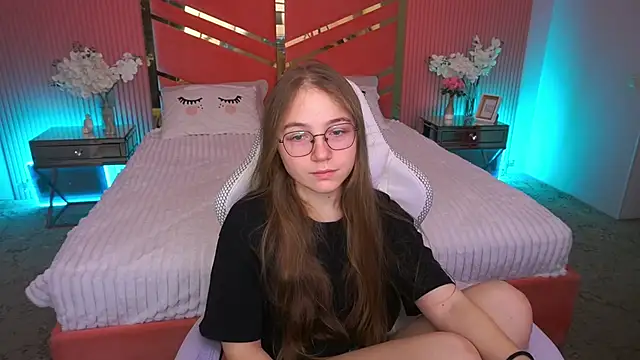 Snapshot of ArrinaWairr chatting on November 17, 2025, 8:29 am ArrinaWairr online show from November 17, 2025, 8:29 am