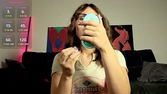 TrixiBell online show from November 11, 2025, 4:29 am