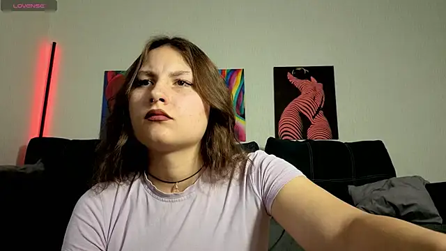 Snapshot of TrixiBell chatting on July 7, 2026, 6:47 am TrixiBell online show from July 7, 2026, 6:47 am