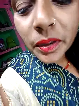 Snapshot of Cutreet chatting on September 19, 2025, 4:22 pm Cutreet online show from September 19, 2025, 4:22 pm