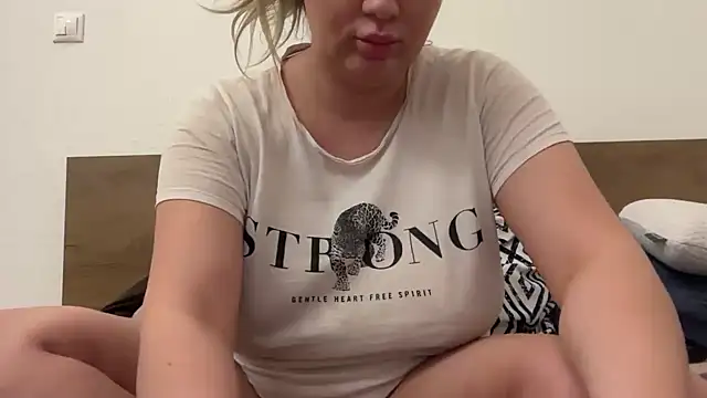 NellyExtraa online show from May 15, 2026, 9:46 pm