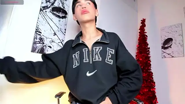 Snapshot of Jim_twink chatting on December 17, 2025, 7:41 pm Jim twink online show from December 17, 2025, 7:41 pm