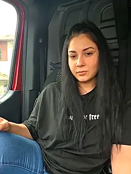 Snapshot of SaraViss20 chatting on October 7, 2025, 11:11 am SaraViss20 online show from October 7, 2025, 11:11 am