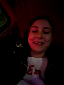 Snapshot of SaraViss20 chatting on November 19, 2025, 7:58 pm SaraViss20 online show from November 19, 2025, 7:58 pm