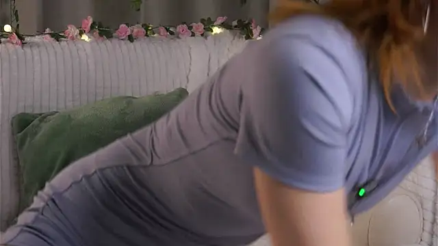 Snapshot of BlytheBenny chatting on November 16, 2025, 12:26 am BlytheBenny online show from November 16, 2025, 12:26 am