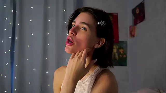 EleneButton online show from January 15, 2026, 5:22 am