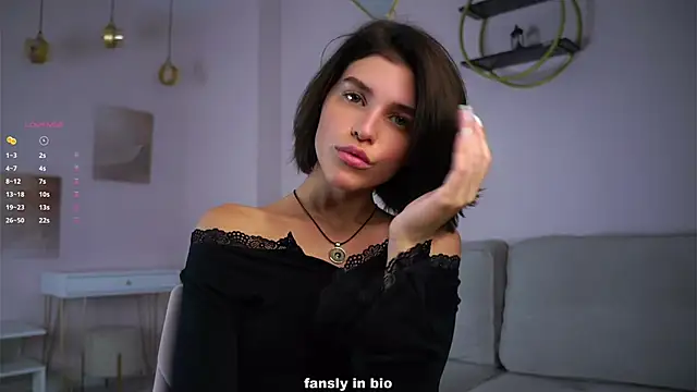 Snapshot of EleneButton chatting on November 12, 2025, 1:10 am EleneButton online show from November 12, 2025, 1:10 am