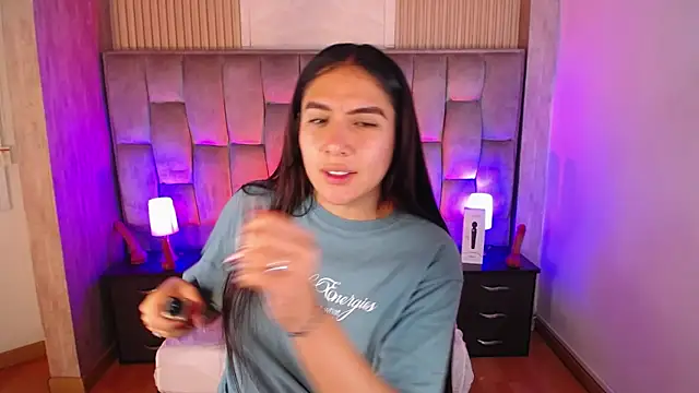 Snapshot of Bonnali_lune chatting on November 8, 2025, 4:21 pm Bonnali lune online show from November 8, 2025, 4:21 pm