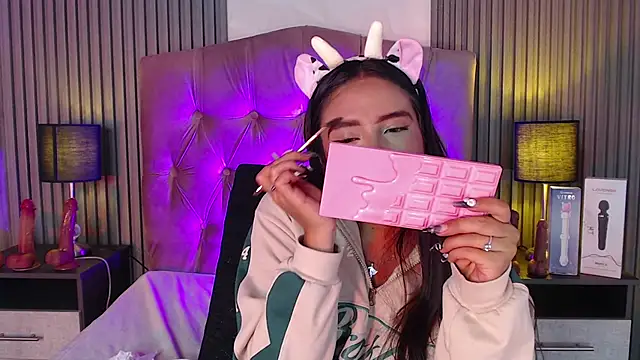 Snapshot of Bonnali_lune chatting on October 21, 2025, 10:31 pm Bonnali lune online show from October 21, 2025, 10:31 pm