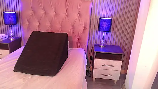 Snapshot of Bonnali_lune chatting on February 18, 2026, 10:17 pm Bonnali lune online show from February 18, 2026, 10:17 pm