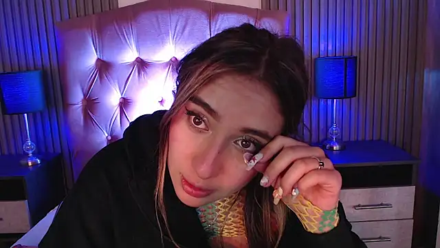 Snapshot of Bonnali_lune chatting on March 1, 2026, 4:18 pm Bonnali lune online show from March 1, 2026, 4:18 pm