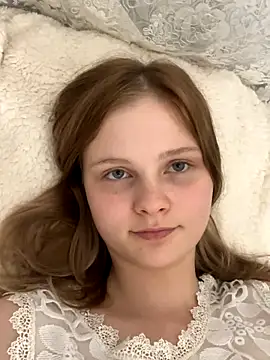 Snapshot of everydayy chatting on November 2, 2025, 5:18 pm everydayy online show from November 2, 2025, 5:18 pm