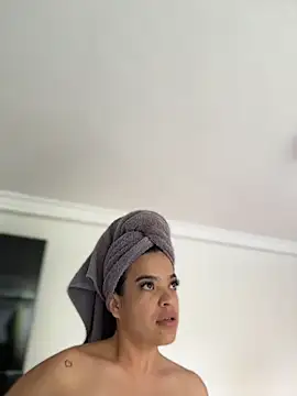 JuanitaMore01 online show from July 2, 2026, 3:29 pm