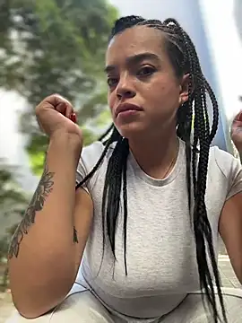 JuanitaMore01 online show from July 14, 2026, 9:32 pm