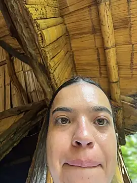JuanitaMore01 online show from July 27, 2026, 4:47 pm