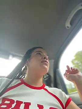 JuanitaMore01 online show from July 10, 2026, 11:05 pm